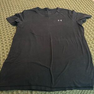 Under Armour tshirt